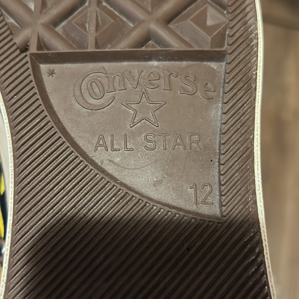 Converse - Picture 3 of 3